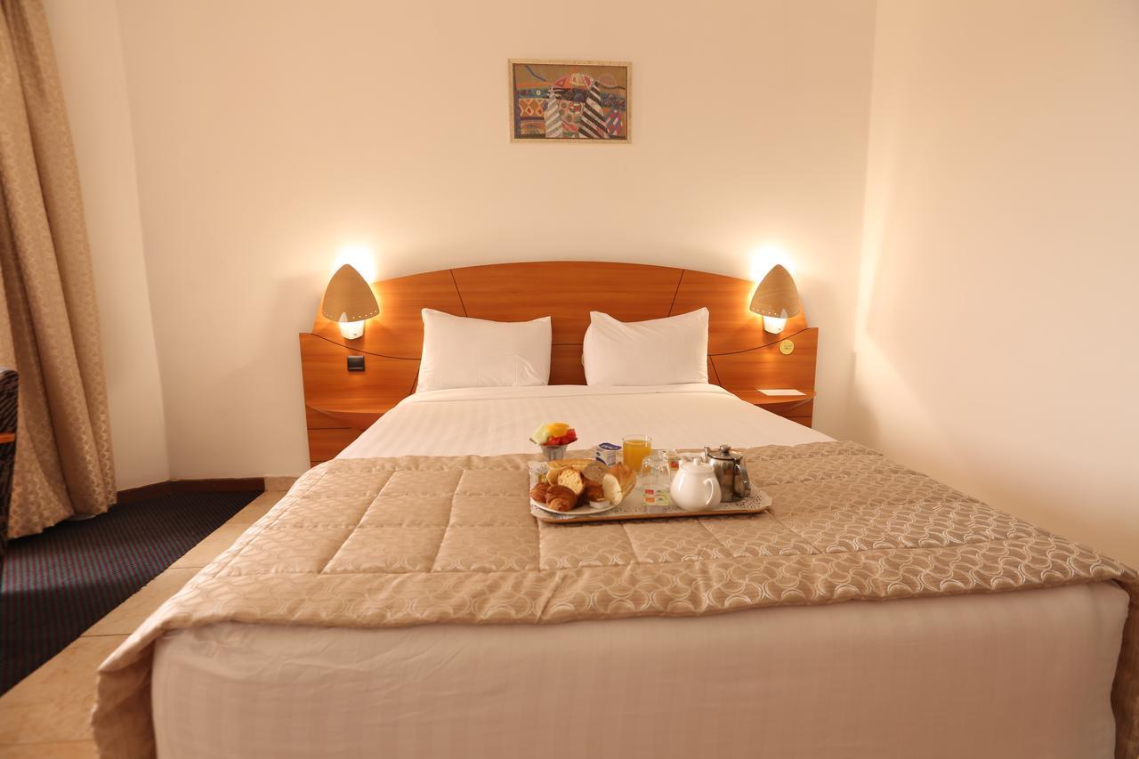 Hotel Tfeila Nouakchott Bagian luar foto