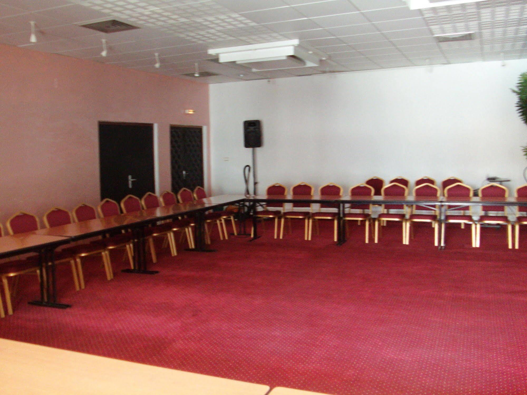 Hotel Tfeila Nouakchott Bagian luar foto